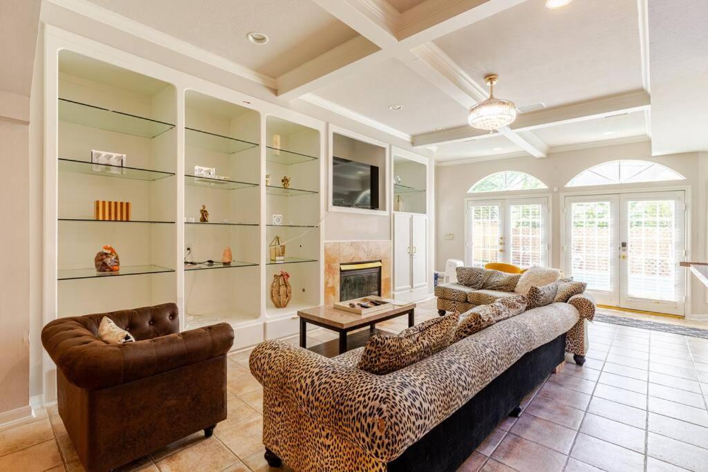 Insperit Home At Galleria With Heated Pool Spa Houston Buitenkant foto