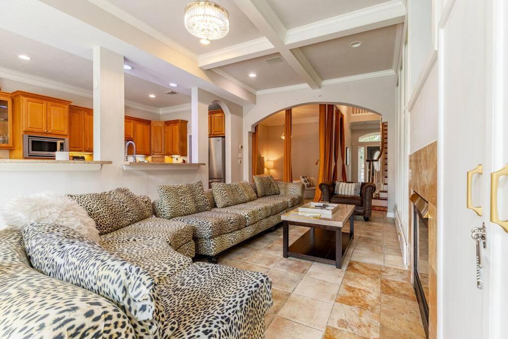 Insperit Home At Galleria With Heated Pool Spa Houston Buitenkant foto